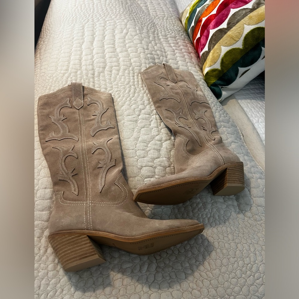 Dolce Vita Samare Western Boot size 7.5. Never worn.